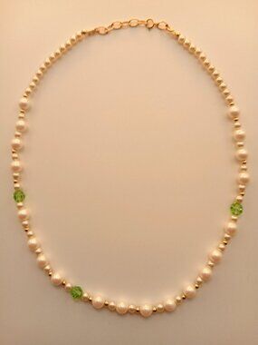 Mother of Pearl and Swarovski Crystals Collar Necklace 16 Inches